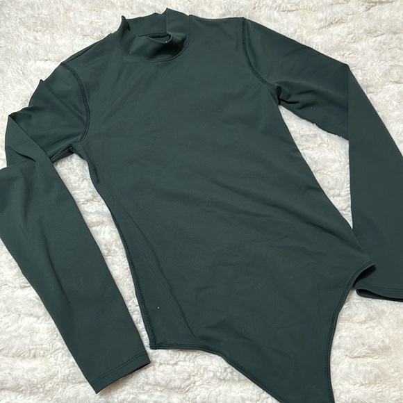 Abercrombie & Fitch Tops - ABERCROMBIE AND FITCH BODYSUIT